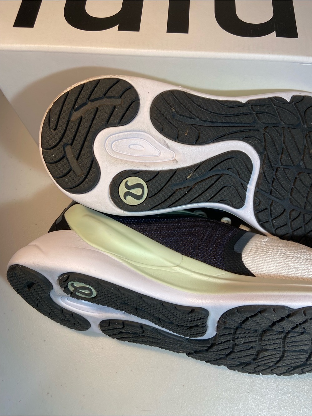 Lululemon Women’s Blissfeel 2 White Black Green Running Shoes SZ 10 - Picture 12 of 15